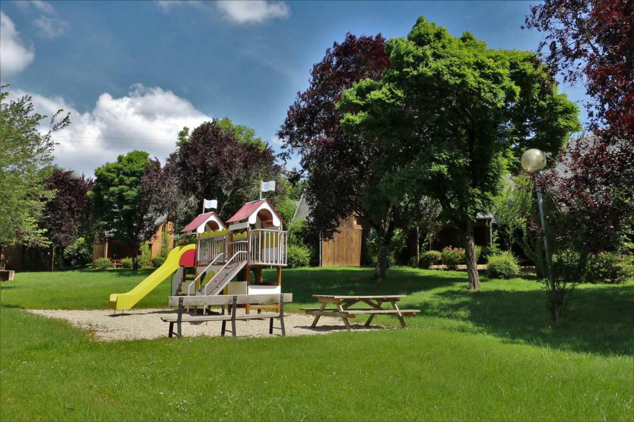 Camping Le Paisserou Najac Exteriör bild